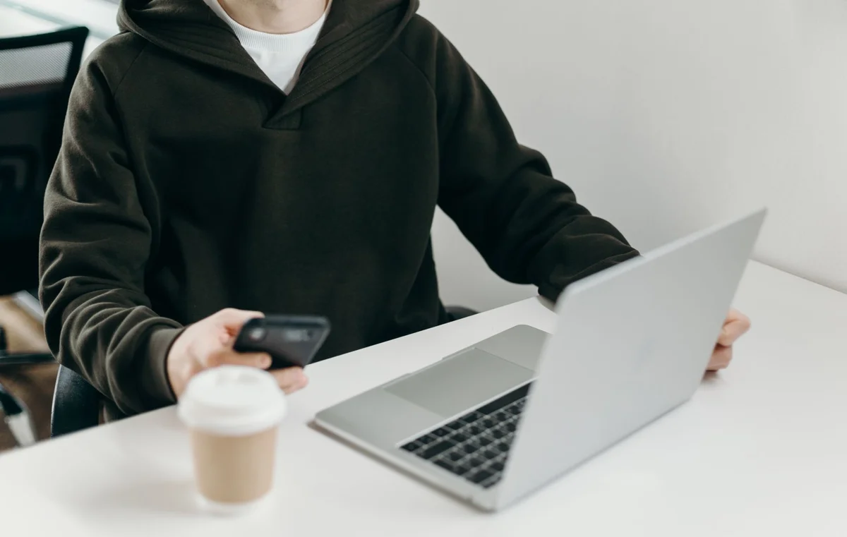 Por que seu cliente some após o orçamento no WhatsApp — e como reverter isso?